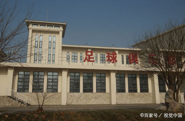 实地探访原天津权健俱乐部大楼,束昱辉被拘留后"权健"字样摘除